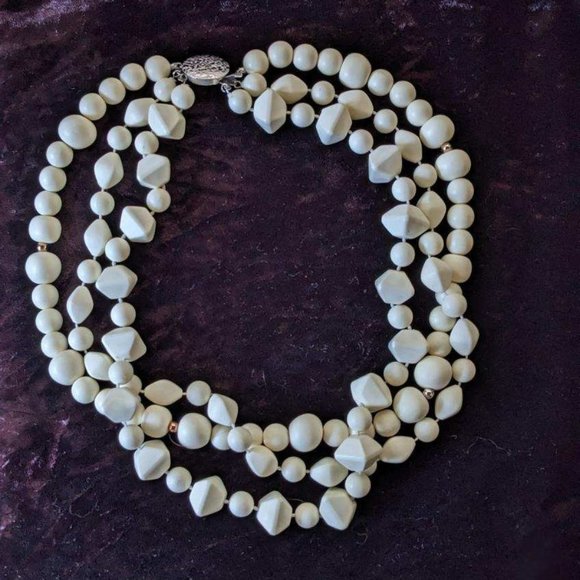 Perfect Summer Beads Exc Vintage Plastic 3-Strand Necklace Bracelet JUST FOR FUN - Picture 8 of 16